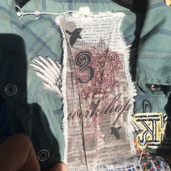 Awesome detailed 3J Workshop longsleeve button-up! - Picture 4 of 4